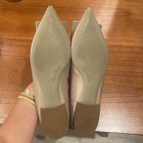 Roger Vivier
Gommettine Leather Buckle Ballerina Flats - Picture 6 of 7